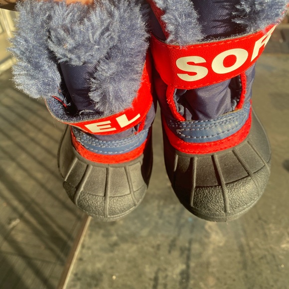 SOREL toddler snow boots size 4 - Picture 3 of 5